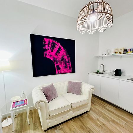 Bellhome 3 - Elegante Appartamento Nel Centro Di Bari Exterior photo