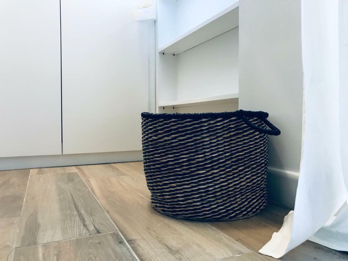Bellhome 3 - Elegante Appartamento Nel Centro Di Bari Exterior photo